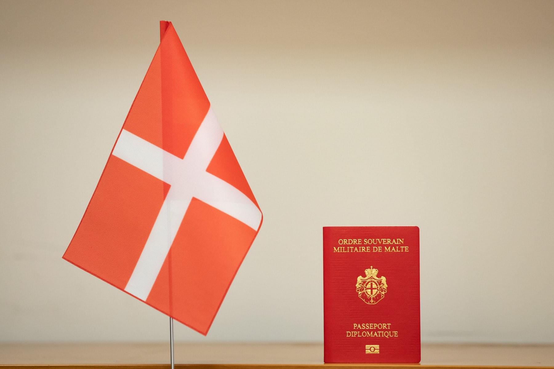 The passports of the Sovereign Military Order of Malta - Embassy of the ...